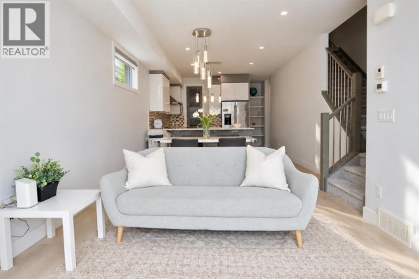 Living room - 1632 12 Avenue Sw, Calgary, AB T3C0R2 Photo 3