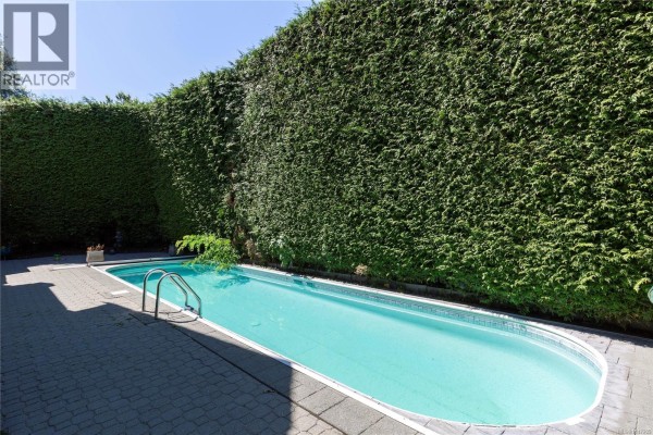 1632 Beach Dr, Oak Bay, BC, photo 3