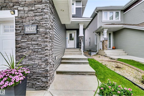 Family room - 16327 17 Av Sw Sw, Edmonton, AB T6W3P6 Photo 4