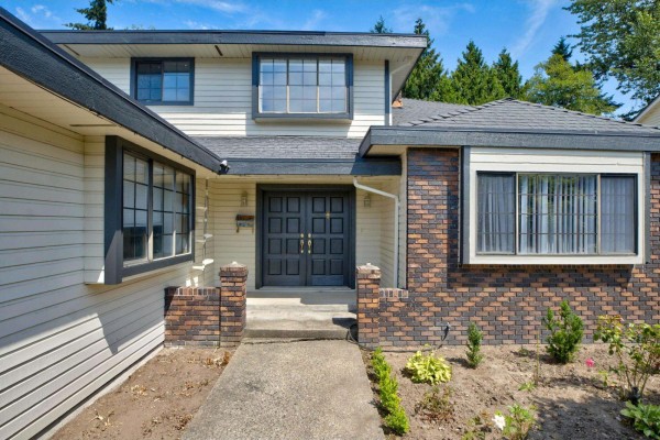 16327 Northglen Close, Surrey, BC V4N1X8 Photo 2