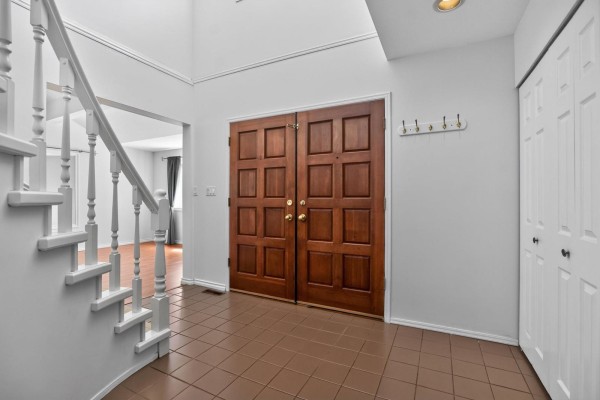 16327 Northglen Close, Surrey, BC V4N1X8 Photo 4