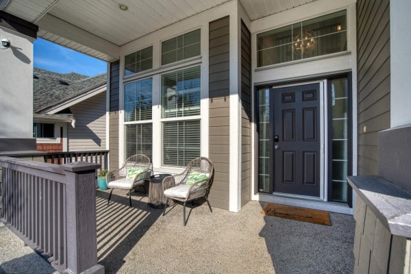 16329 61a Avenue, Surrey, BC V3S3W2 Photo 2