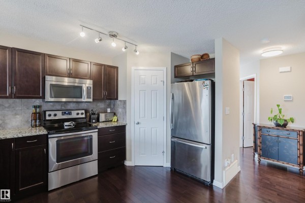 Primary Bedroom - 16345 134 St Nw, Edmonton, AB T6V0G4 Photo 5