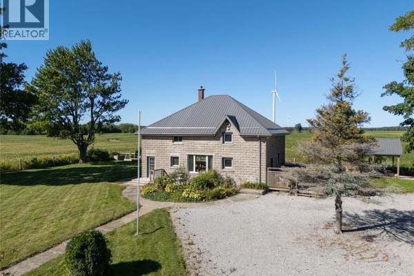 Loft - 1635 Lakeshore Road, Clear Creek, ON N0E1M0 Photo 2