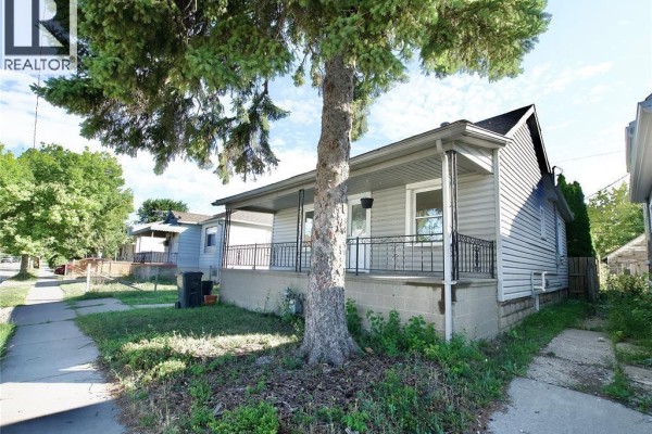 1636 Cadillac, Windsor, ON, photo 2