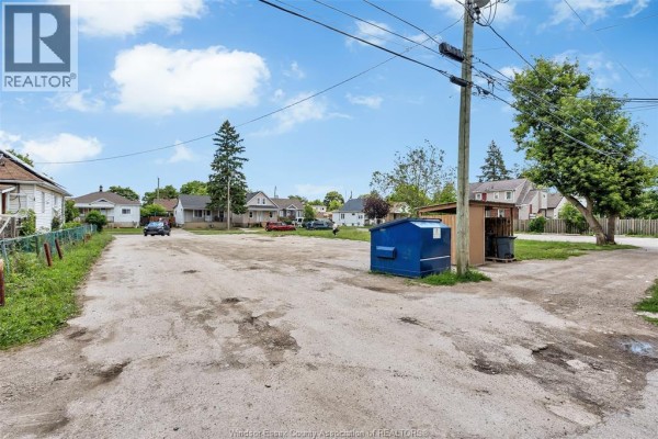 1636 Drouillard, Windsor, ON N8Y2S3 Photo 3