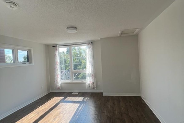 1636 Pleasure Valley Path, Oshawa, ON L1G4X8 Photo 5
