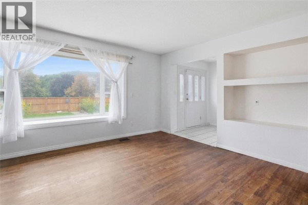 Bedroom - 1636 Tranquille Road, Kamloops, BC V2B3L4 Photo 4