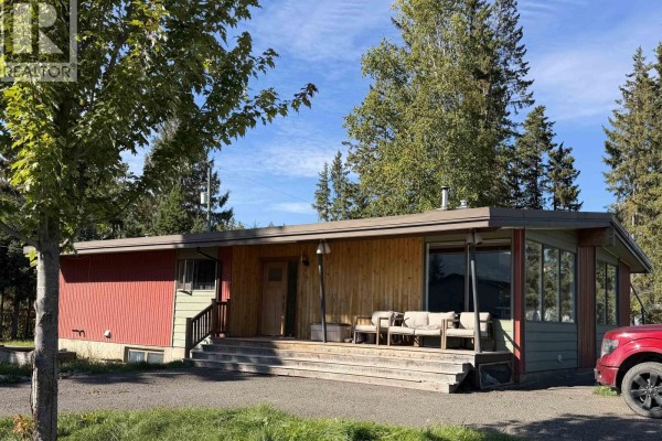 1637 Queen Street, Smithers