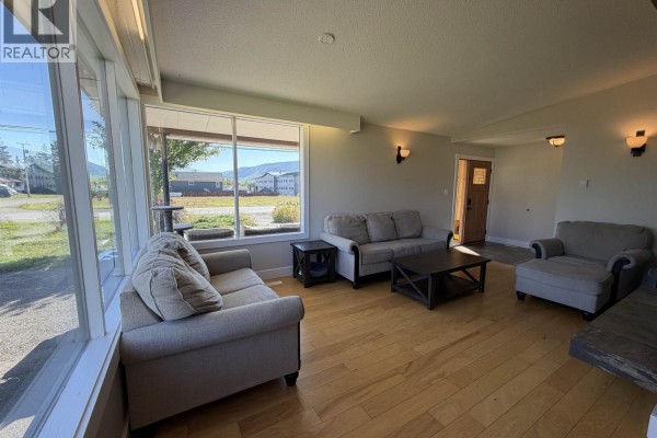 Dining room - 1637 Queen Street, Smithers, BC V0J2N0 Photo 3