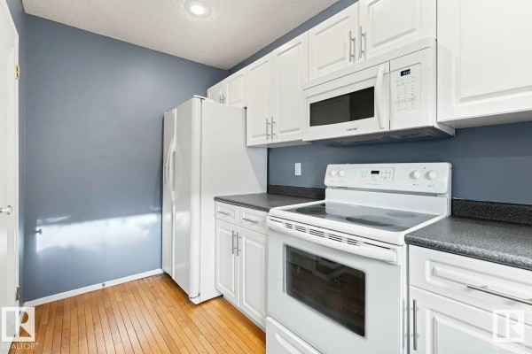 Primary Bedroom - 1638 Jamha Rd Nw, Edmonton, AB T6L6V7 Photo 4