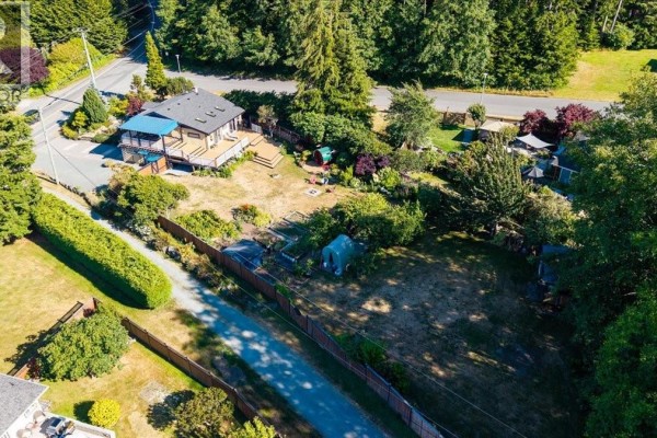 1638 Whiffin Spit Rd, Sooke, BC, photo 2
