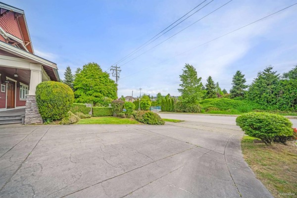 16383 High Park Avenue, Surrey, BC V3Z0M1 Photo 2