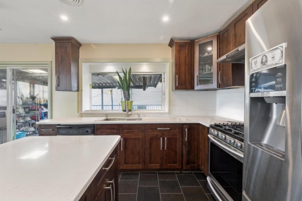 16388 88 Avenue, Surrey, BC V4N1B6 Photo 3