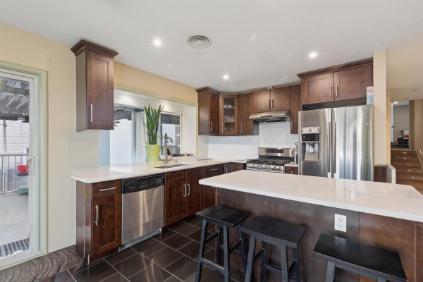16388 88 Avenue, Surrey, BC V4N1B6 Photo 4