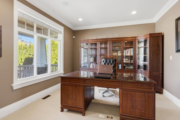 16398 36a Avenue, Surrey, BC V3Z0M1 Photo 4