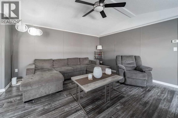 Dining room - 164 Caouette Crescent, Fort Mcmurray, AB T9K2H5 Photo 5