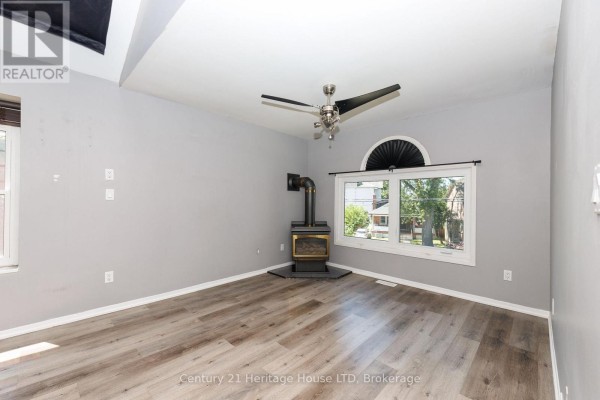 164 Lake Street, St  Catharines, ON L2R5Y7 Photo 4