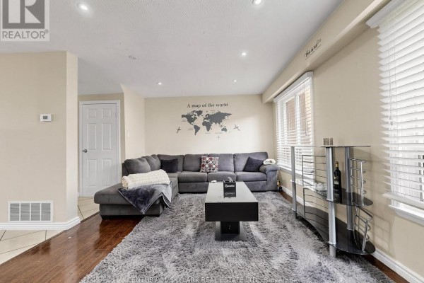 Bedroom 2 - 164 Moregate Crescent N, Brampton, ON L6S3K9 Photo 4