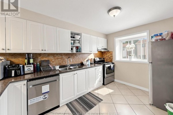 Bedroom 3 - 164 Moregate Crescent N, Brampton, ON L6S3K9 Photo 5
