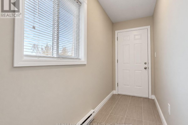Kitchen - 164 Morgan Avenue, Kitchener, ON N2A3M5 Photo 4