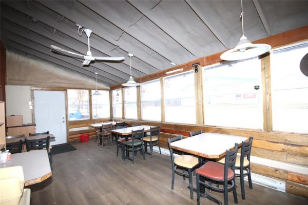 164 Notre Dame Avenue, Notre Dame De Lourdes, MB R0G1M0 Photo 4