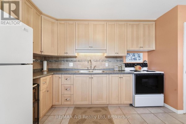 Bedroom 2 - 164 Redford Crescent, Stratford, ON N5A1P2 Photo 4