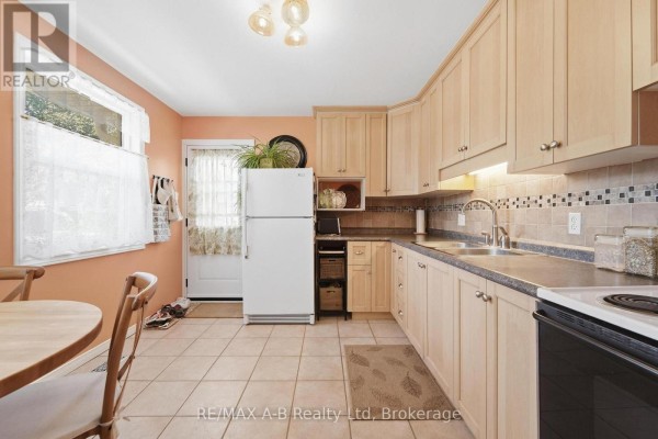 Bedroom 3 - 164 Redford Crescent, Stratford, ON N5A1P2 Photo 5