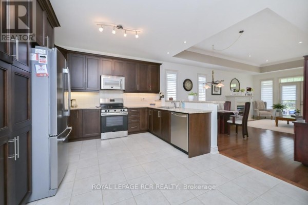 Living room - 164 Ridge Way, New Tecumseth, ON L9R0H3 Photo 4