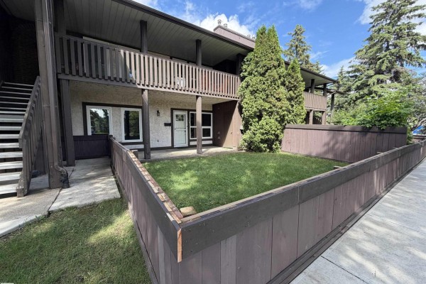 164 Surrey Gardens Nw, Edmonton, AB T5T1Z3 Photo 4