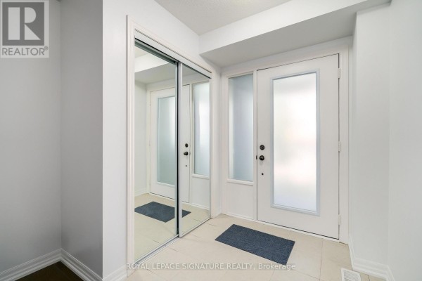 Laundry room - 164 Tango Crescent, Newmarket, ON L3X0K5 Photo 3
