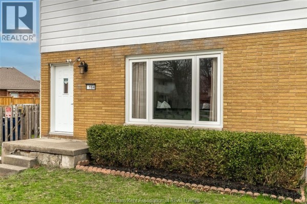 4pc Bathroom - 164 Timmins Crescent, Chatham, ON N7L2J7 Photo 3
