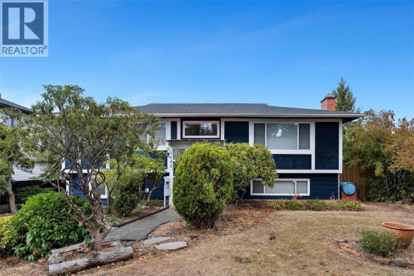 1640 Earlston Ave, Saanich, BC, photo 2