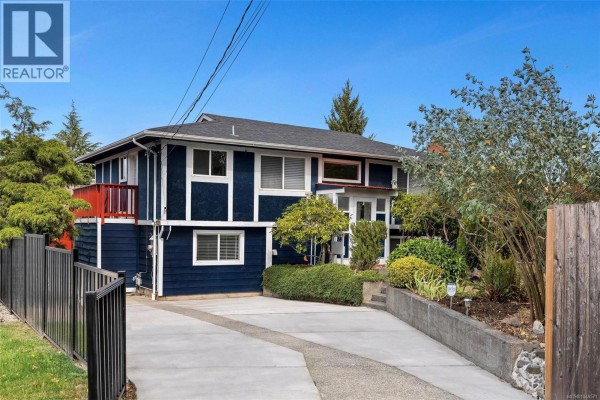 1640 Earlston Ave, Saanich, BC, photo 3