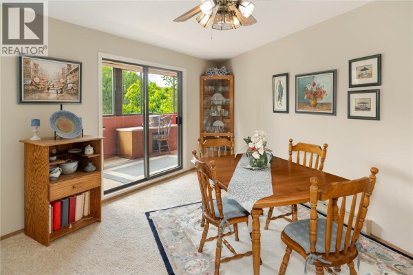 Living room - 1640 Ufton Court Unit# 306, Kelowna, BC V1Y8L5 Photo 5