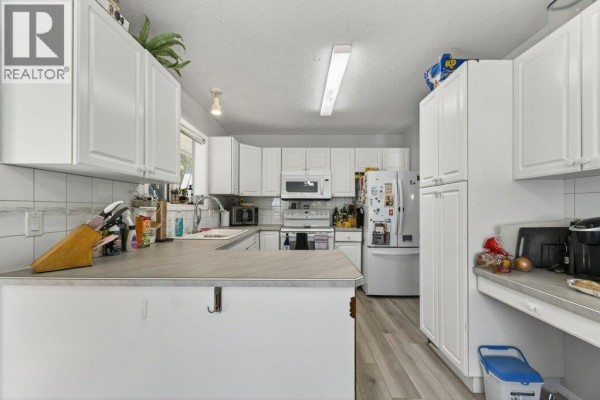 Primary Bedroom - 1641 17 Street Se, Salmon Arm, BC V1E2M6 Photo 5