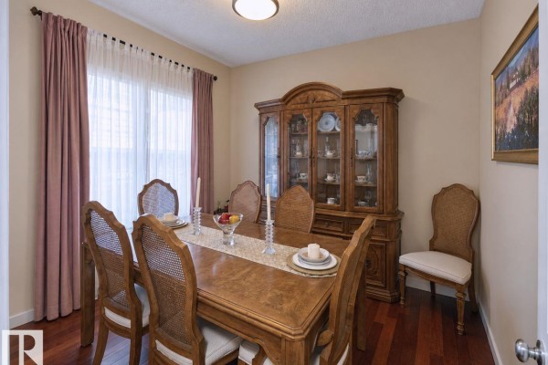 Primary Bedroom - 1641 Malone Wy Nw, Edmonton, AB T6R0H4 Photo 5