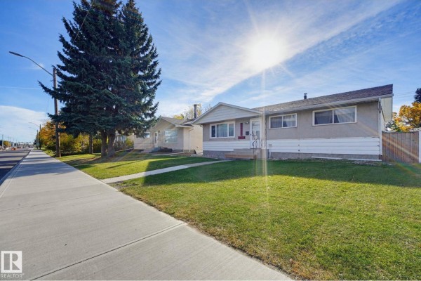 Residential for sale at 16415 87 Av Nw, Edmonton, AB - MLS® HDbanr
