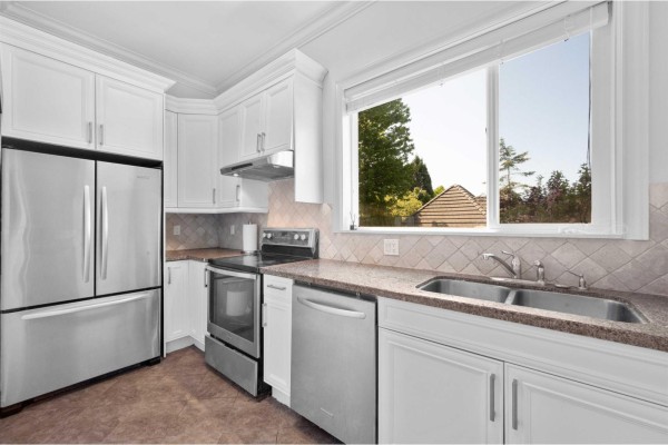 16418 36a Avenue, Surrey, BC V3Z0M1 Photo 5