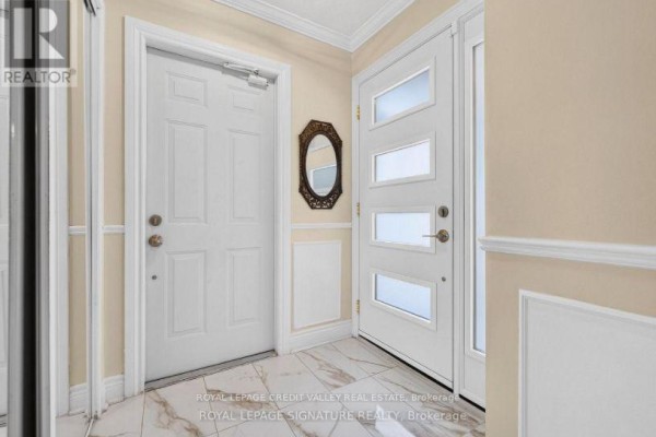 Primary Bedroom - 1642 Pepperwood Gate, Pickering, ON L1X2K1 Photo 5