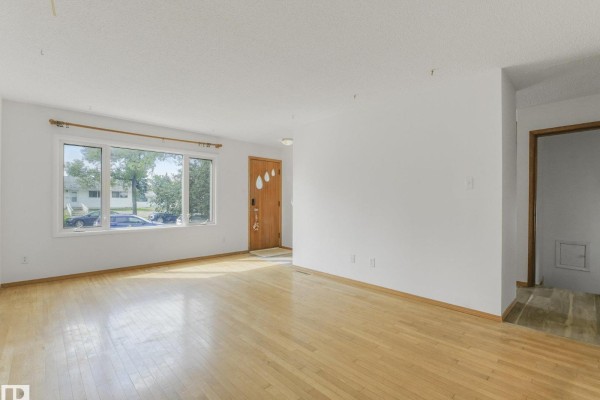 Bedroom 2 - 16428 88 Av Nw, Edmonton, AB T5R4M7 Photo 5