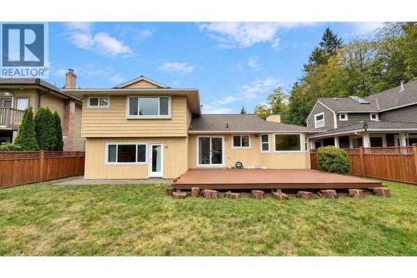 1643 Kerrstead Place, North Vancouver, BC V7J3T4 Photo 3