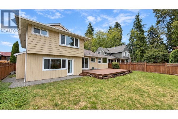 1643 Kerrstead Place, North Vancouver, BC V7J3T4 Photo 4