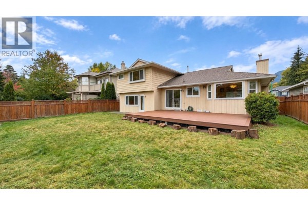 1643 Kerrstead Place, North Vancouver, BC V7J3T4 Photo 5