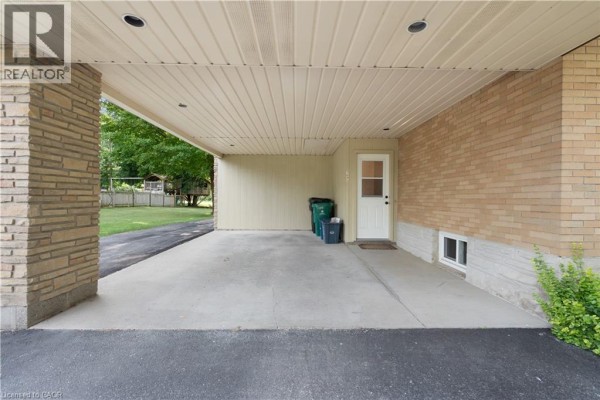 1645 King Street N, St  Jacobs, ON, photo 3
