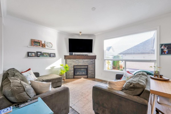 16458 60 Avenue, Surrey, BC V3S1S6 Photo 3