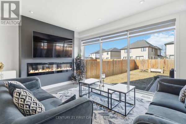 Den - 1647 Applerock Avenue, London North, ON N6G0X6 Photo 2
