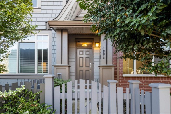 16476 24a Avenue, Surrey, BC V3Z0V8 Photo 2