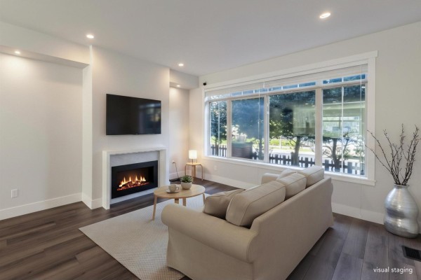 16476 24a Avenue, Surrey, BC V3Z0V8 Photo 3