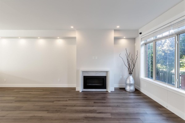 16476 24a Avenue, Surrey, BC V3Z0V8 Photo 5